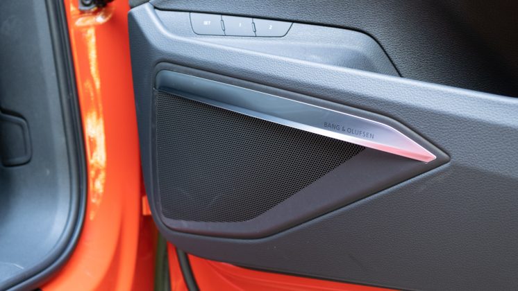 Audi e-tron S front speaker