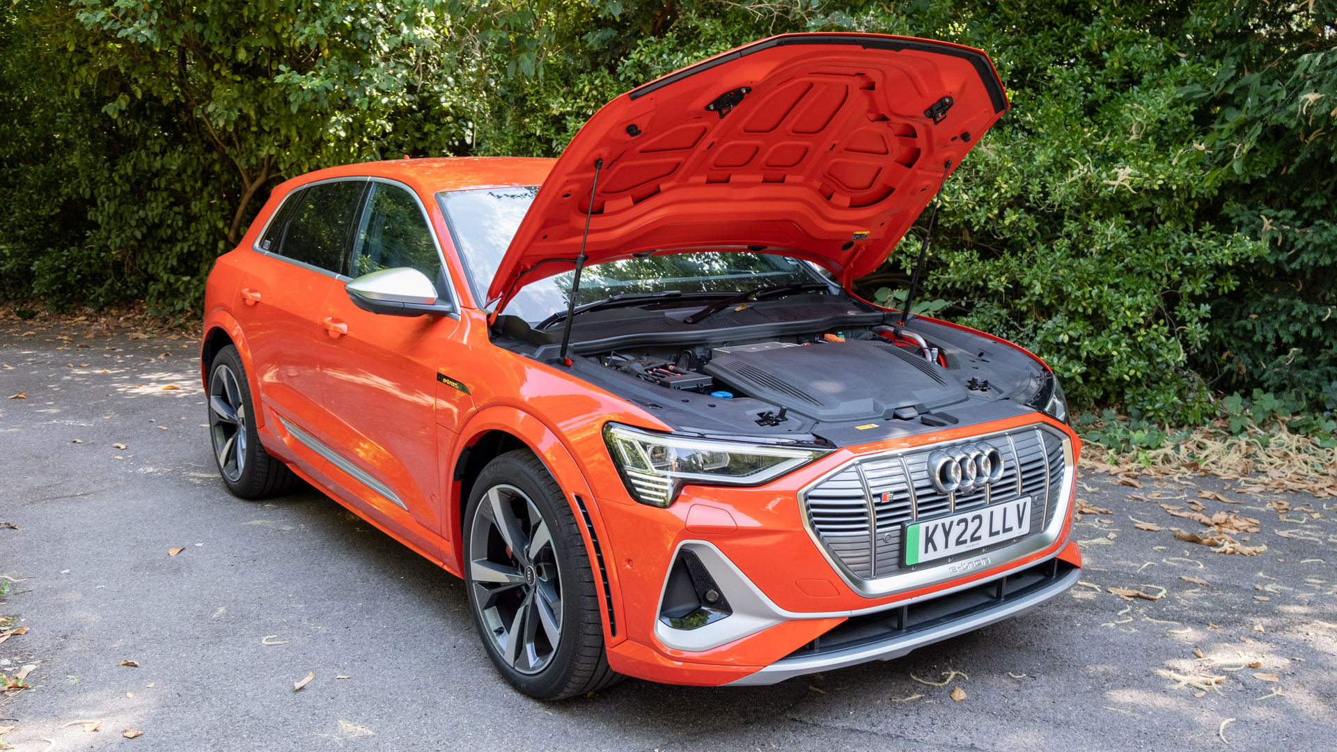Audi e-tron S front storage