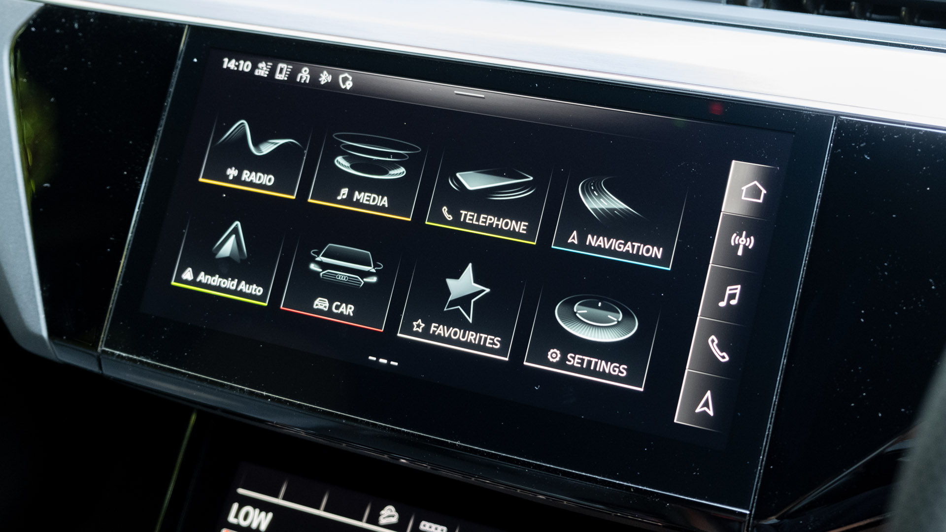 Audi e-tron S infotainment system