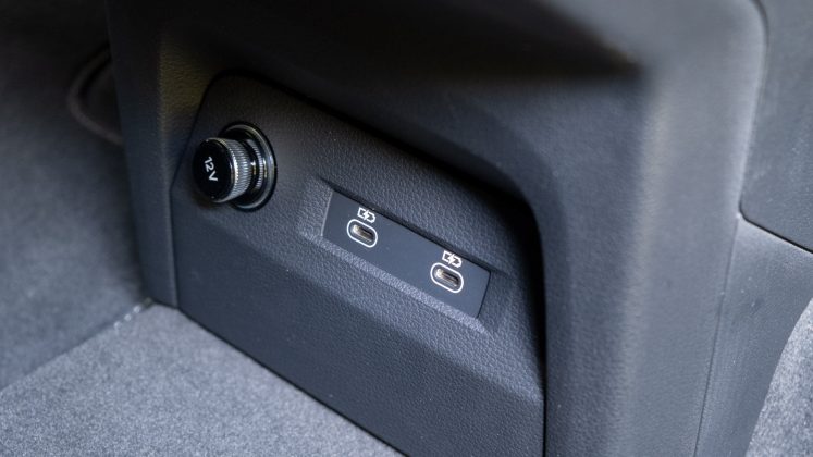 Audi e-tron S rear USB
