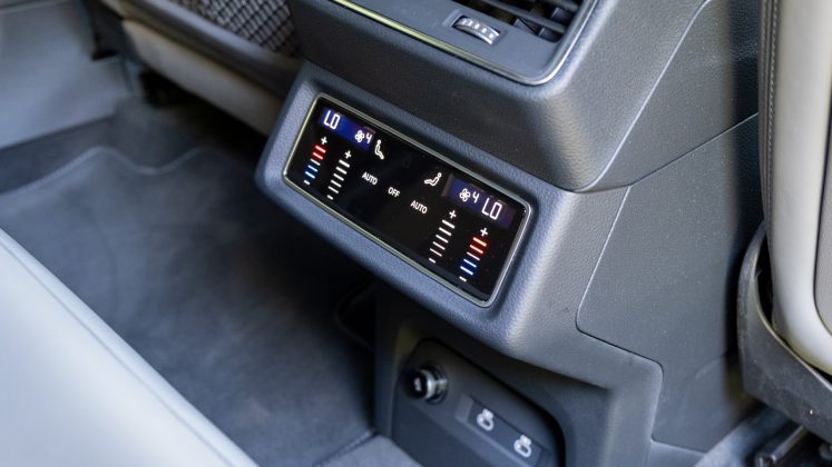 Audi e-tron S rear climate