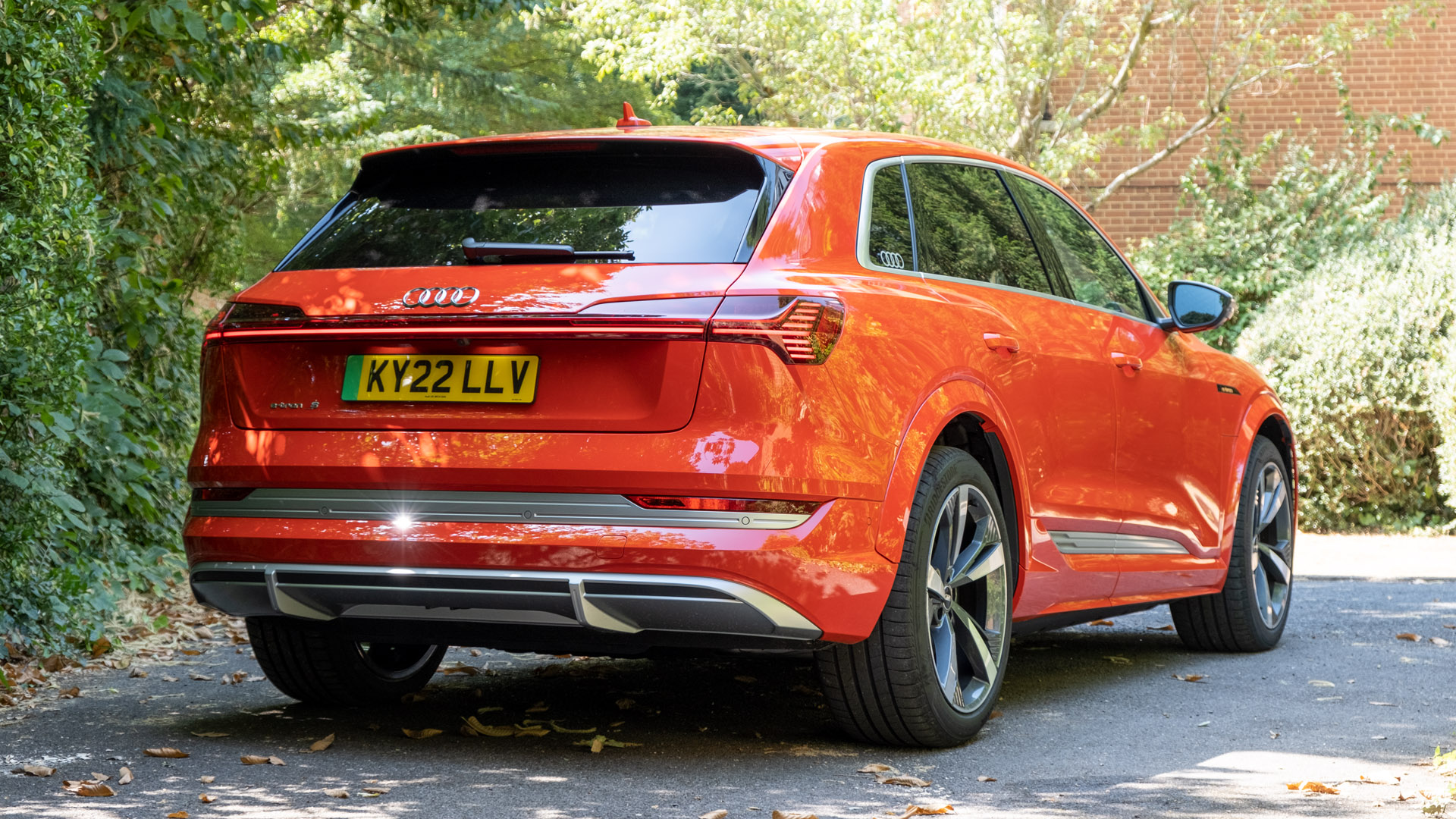Audi e-tron S rear look