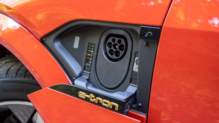 Audi e-tron S slow charging