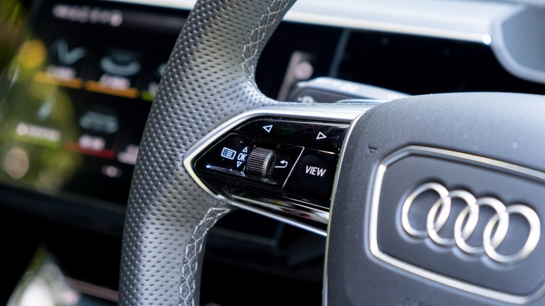 Audi e-tron S steering buttons