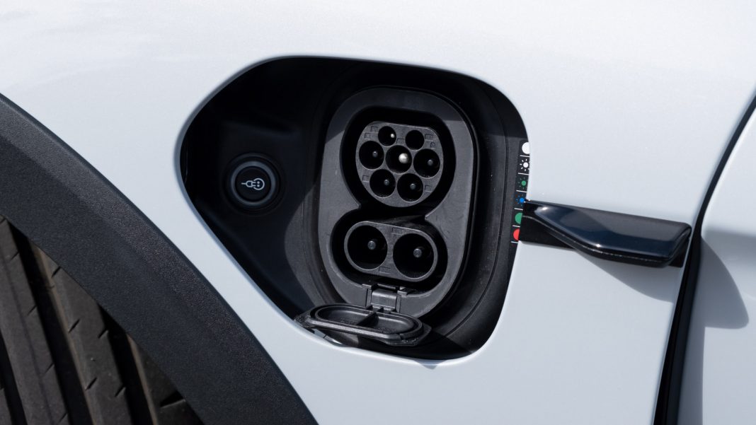 Porsche Taycan Cross Turismo fast charging