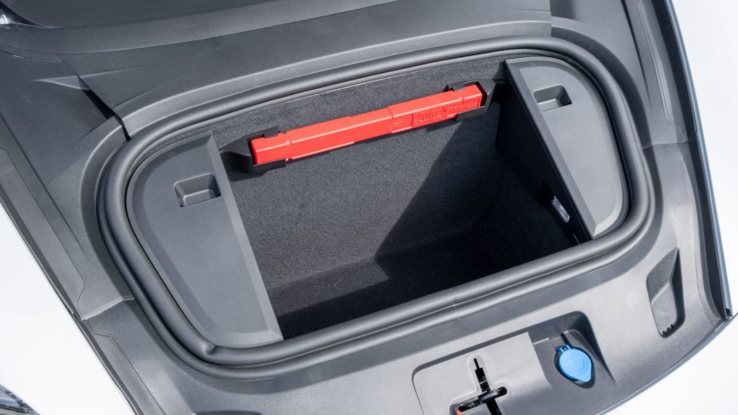 Porsche Taycan Cross Turismo frunk