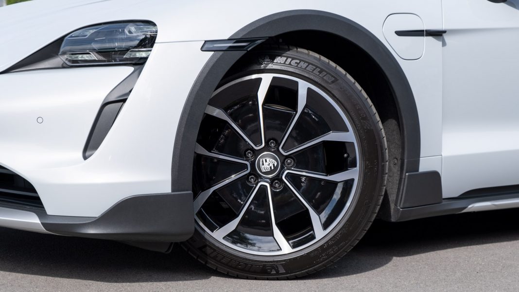 Porsche Taycan Cross Turismo rims