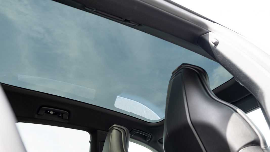 Porsche Taycan Cross Turismo roof