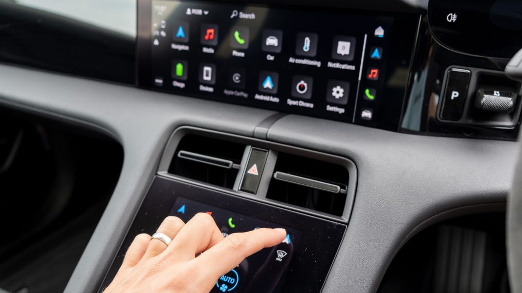 Porsche Taycan Cross Turismo shortcut buttons