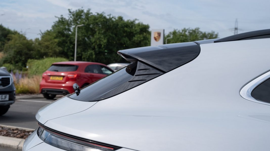 Porsche Taycan Cross Turismo spoiler