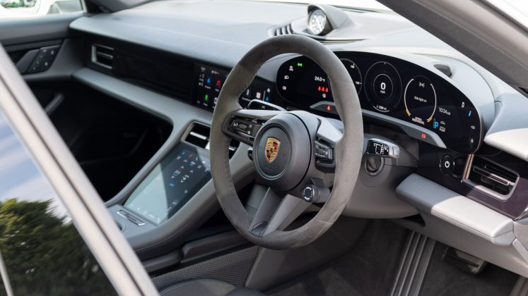 Porsche Taycan Cross Turismo steering wheel