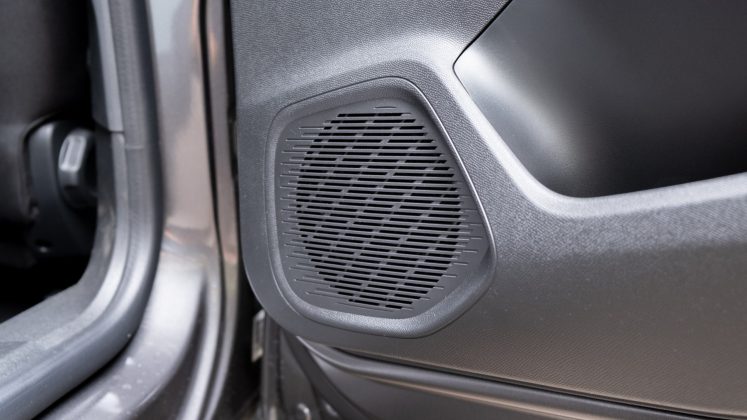 Citroen e-C4 rear speakers