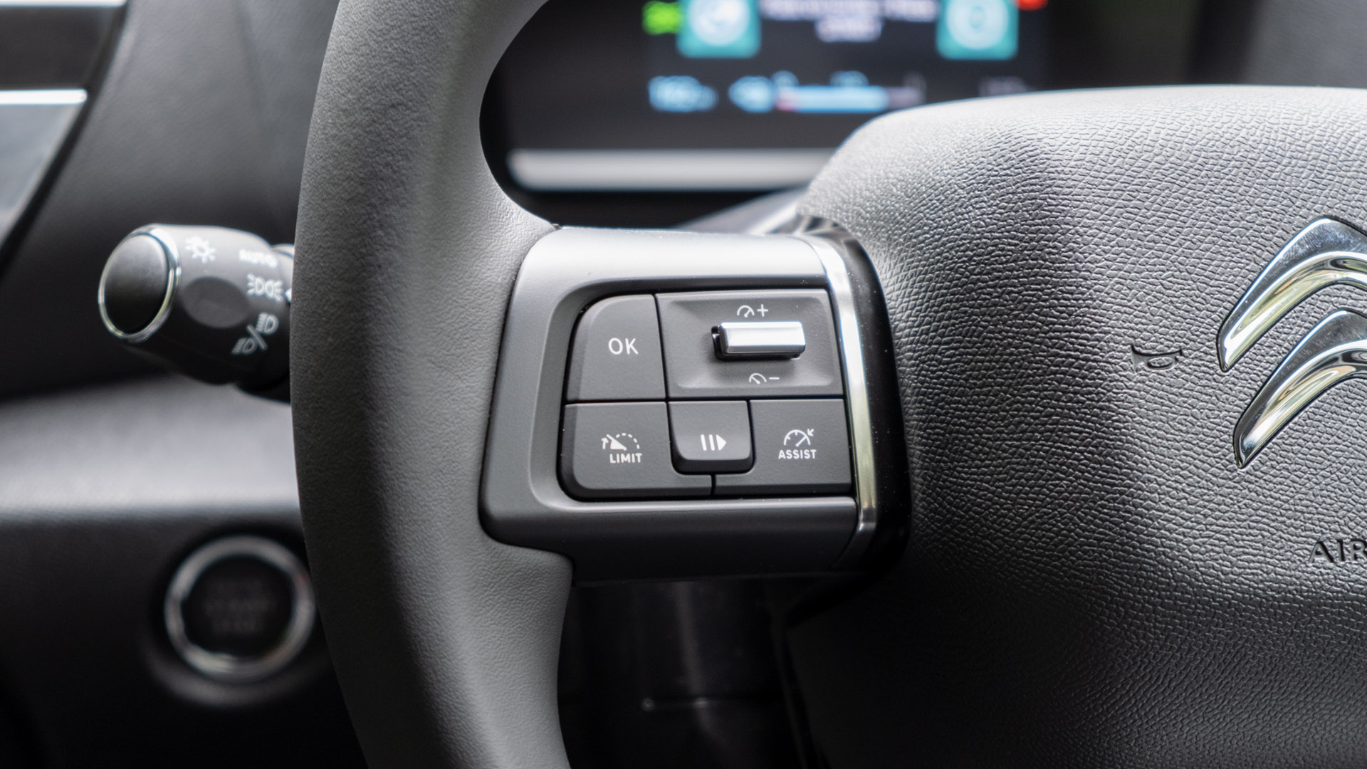 Citroen e-C4 steering buttons