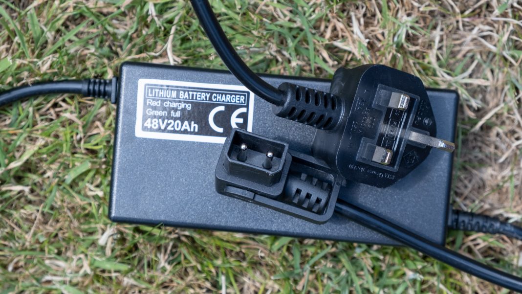 Eskuta SX-250 charger