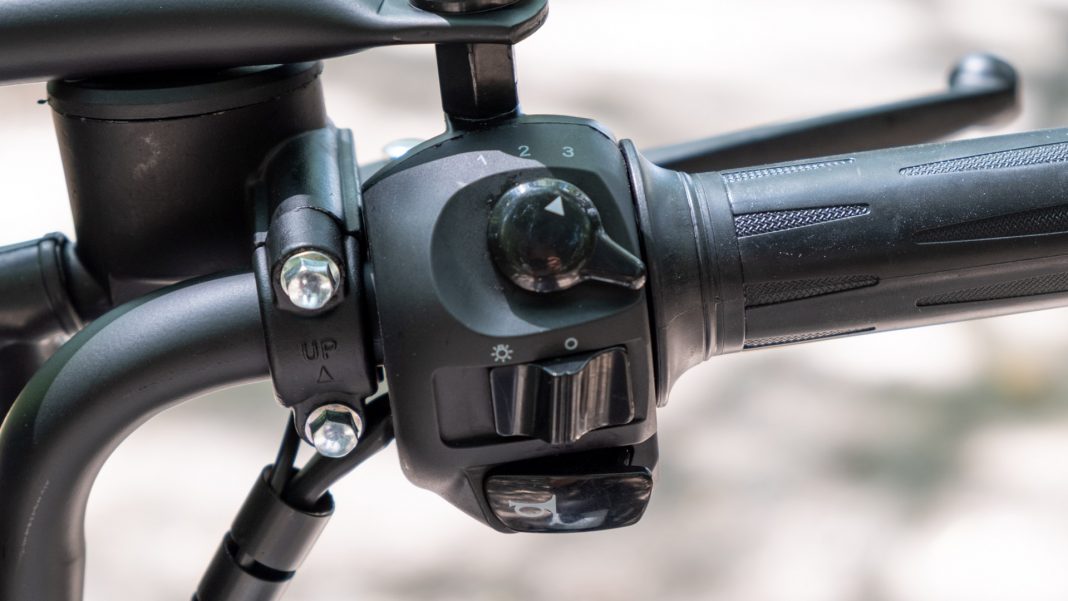 Eskuta SX-250 light button