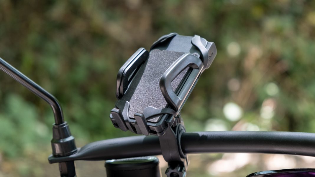 Eskuta SX-250 phone holder