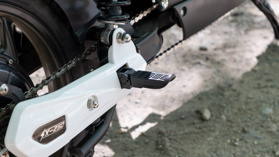 Eskuta SX-250 rear stand