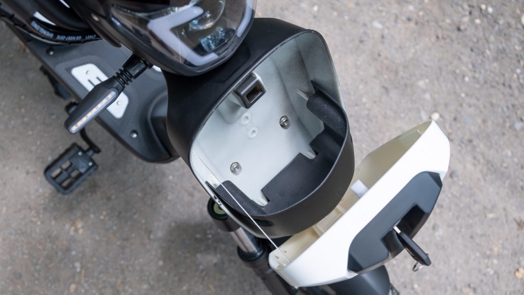 Eskuta SX-250 storage