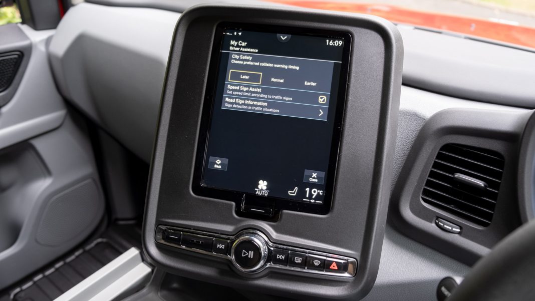 LEVC TX driving assistance