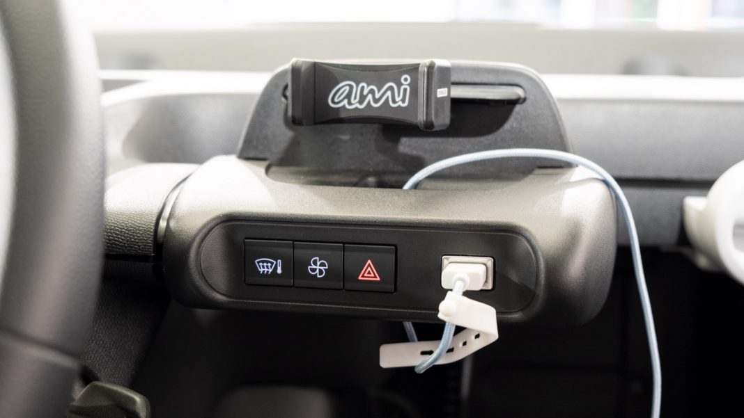 Citroen Ami USB