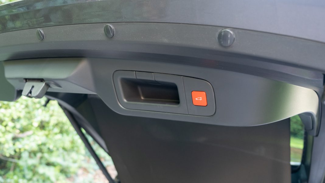 Citroen C5 X electric tailgate