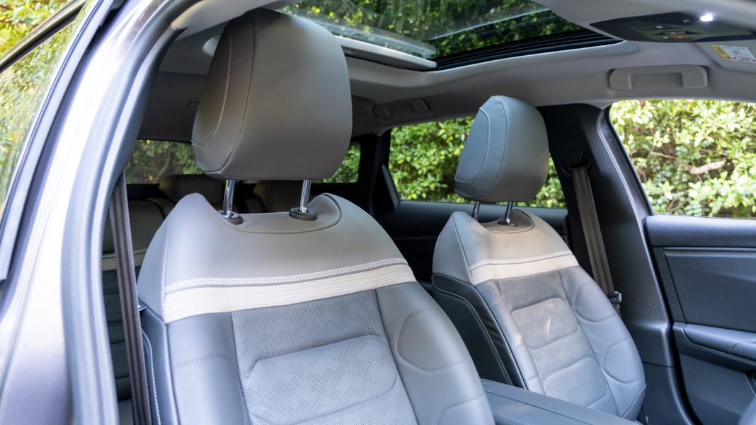 Citroen C5 X front seats