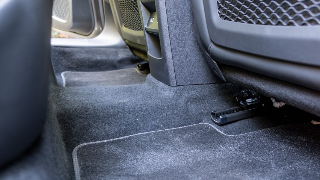 Citroen C5 X rear comfort