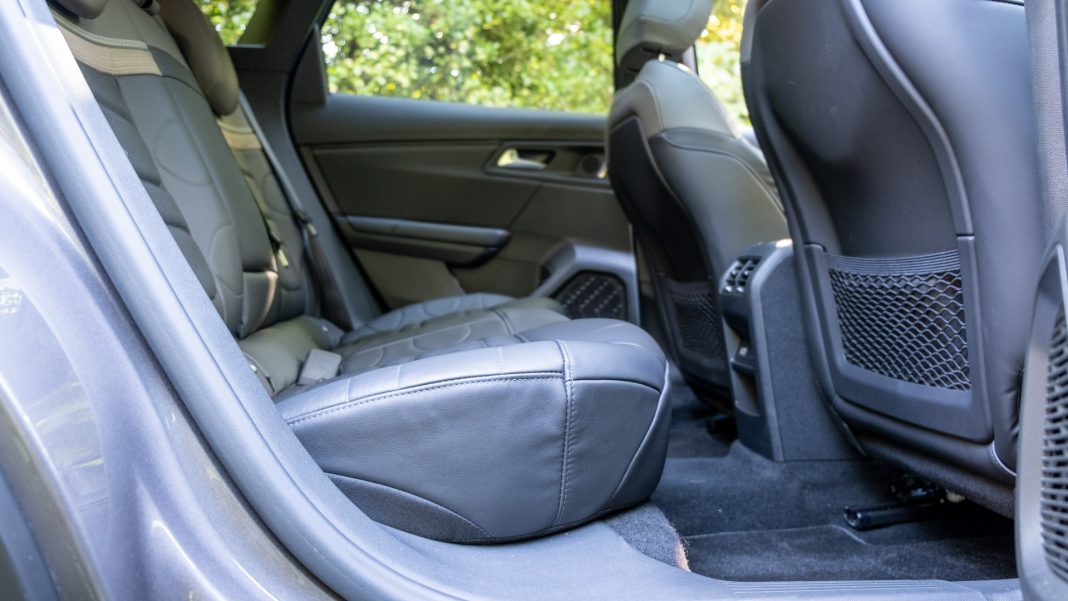 Citroen C5 X rear seat design