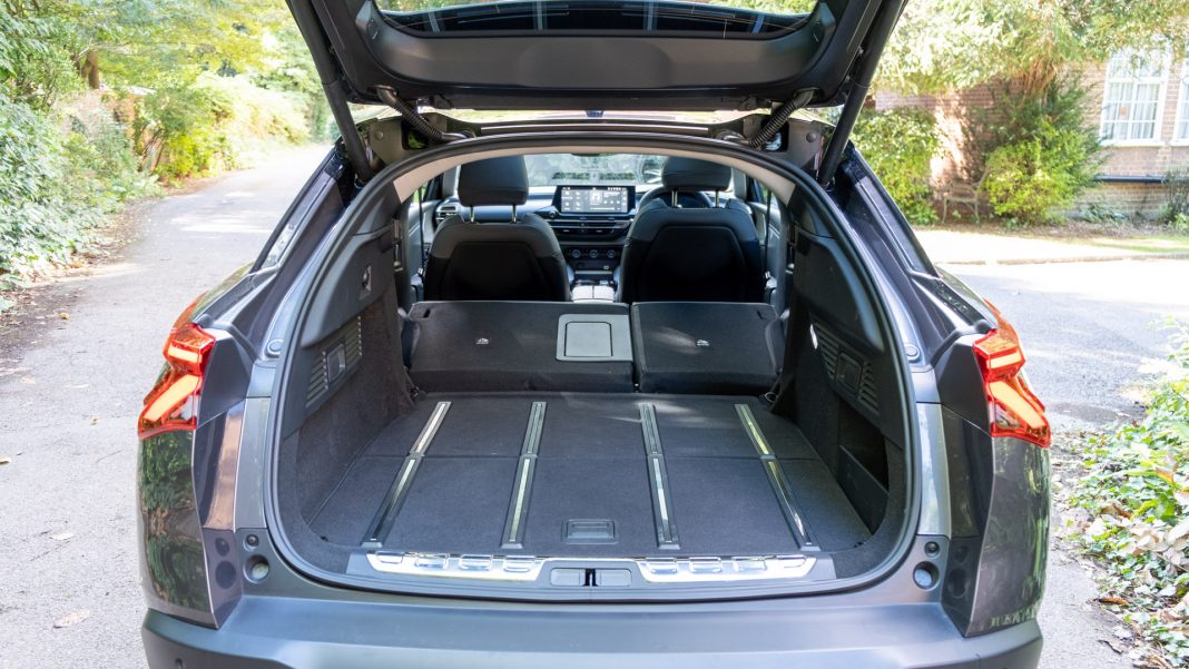 Citroen C5 X seats down