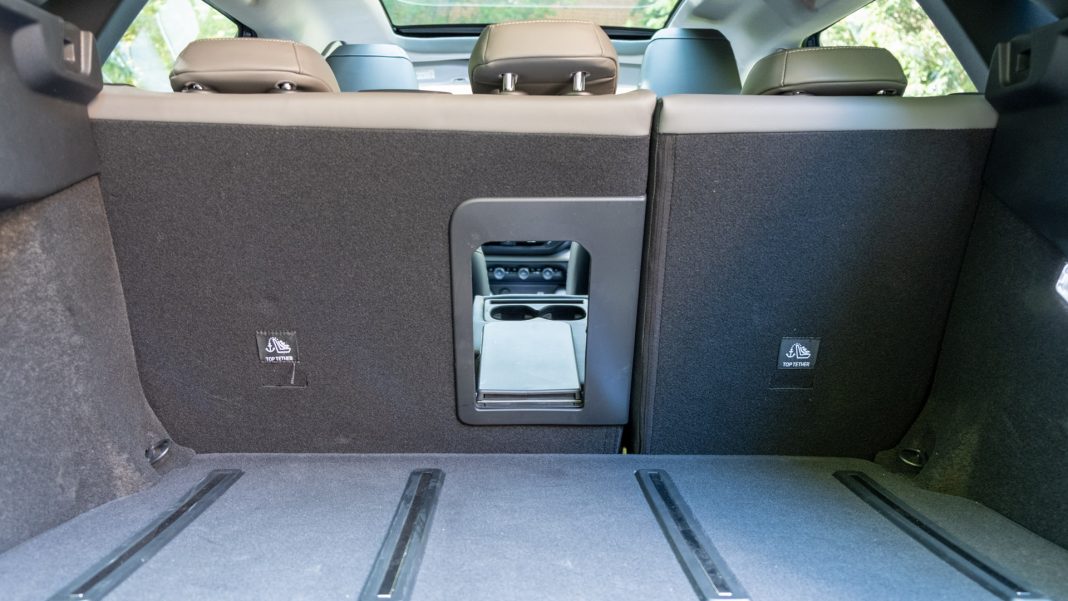 Citroen C5 X ski latch design