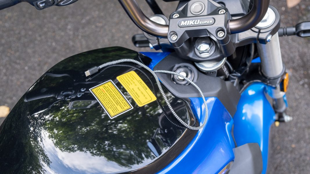 Sunra Miku Super USB cable