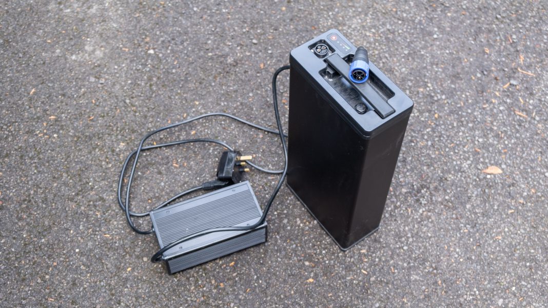 Sunra Miku Super battery charger