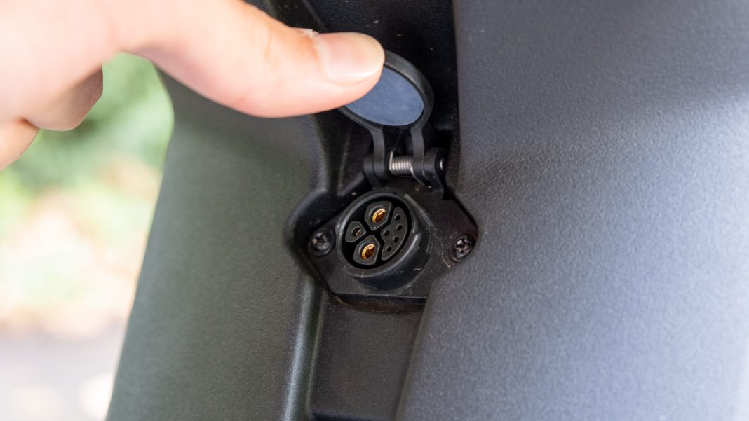 Sunra Miku Super charging