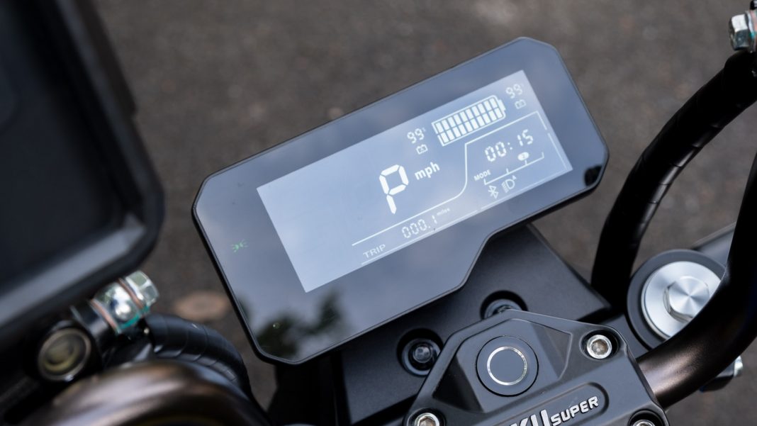 Sunra Miku Super display