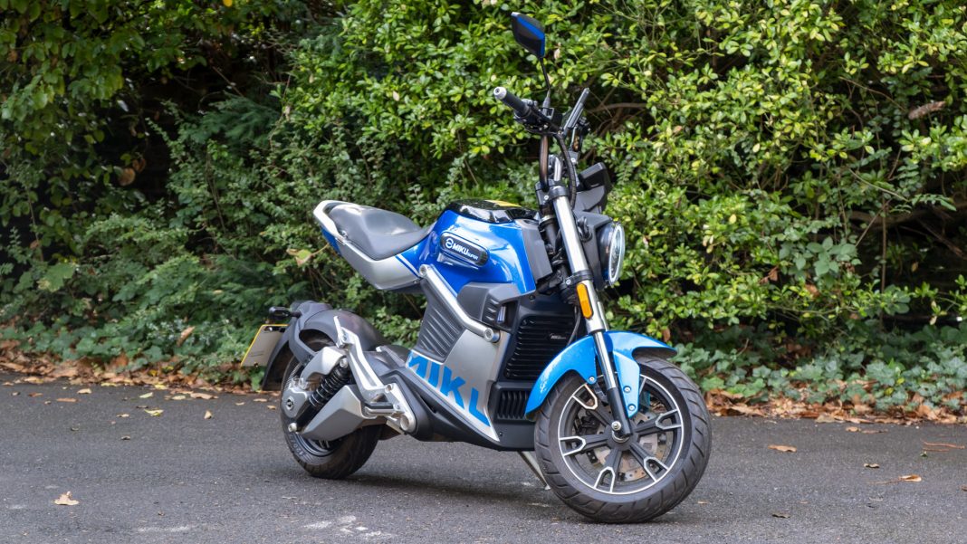 Sunra Miku Super side