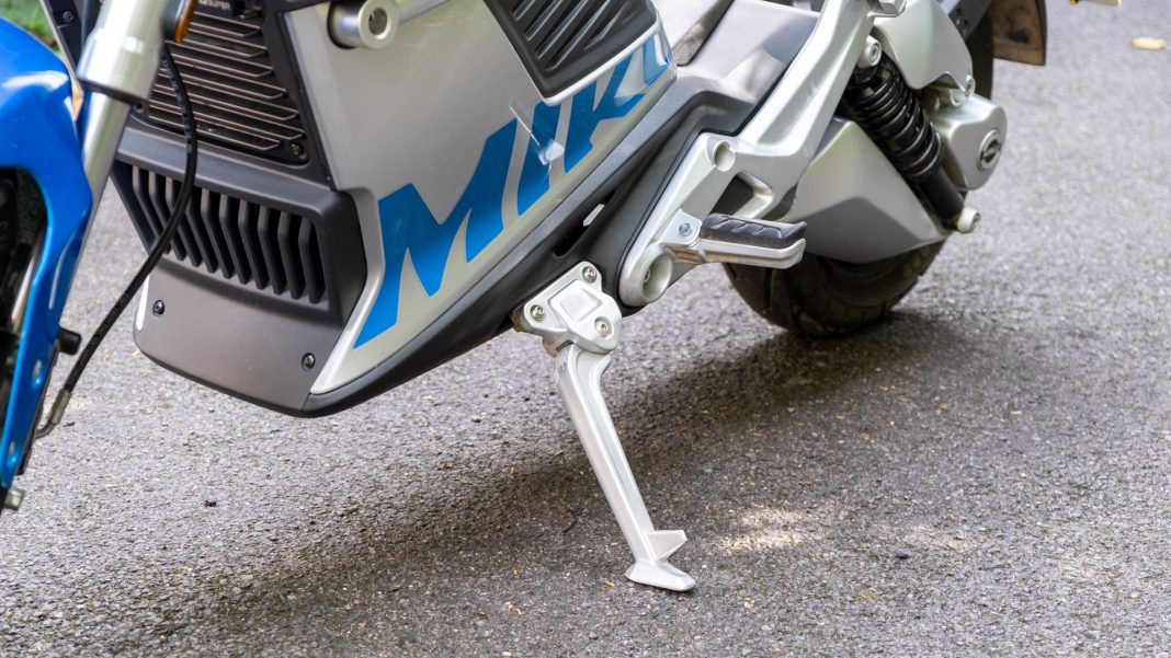 Sunra Miku Super stand