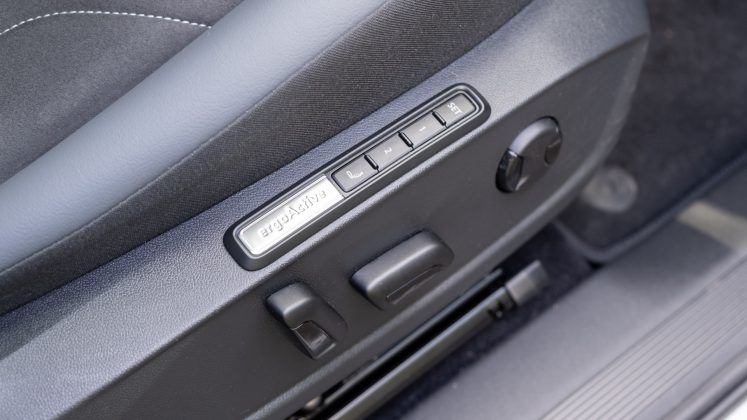 Volkswagen ID.5 electric seat controls