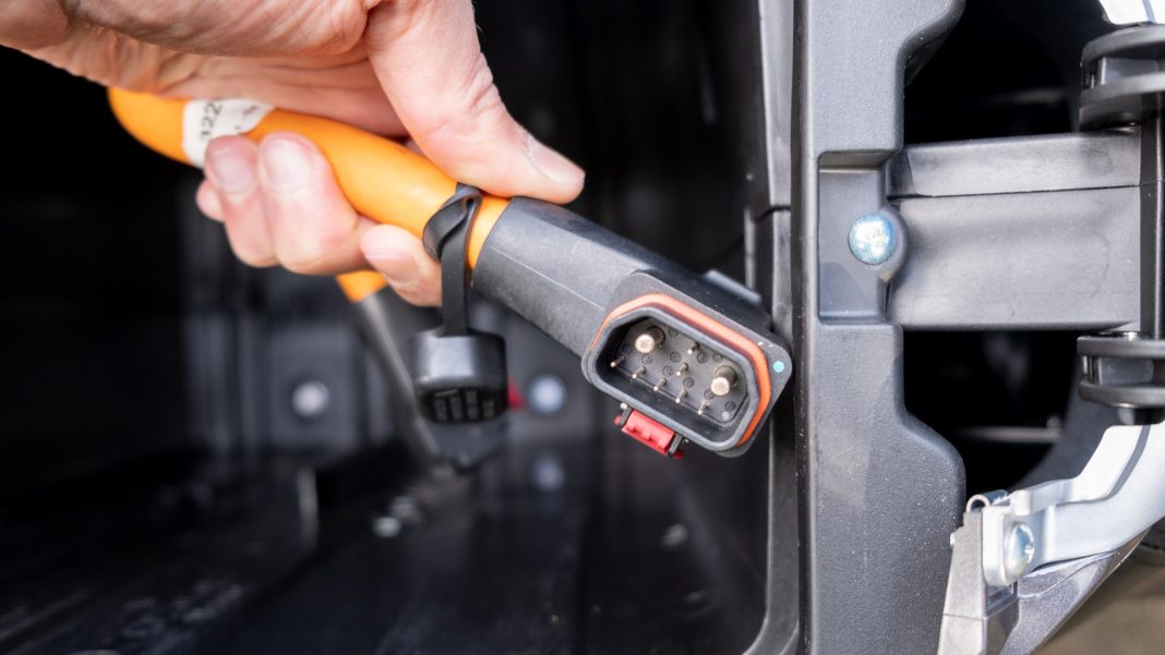 Super Soco TS Street Hunter cables