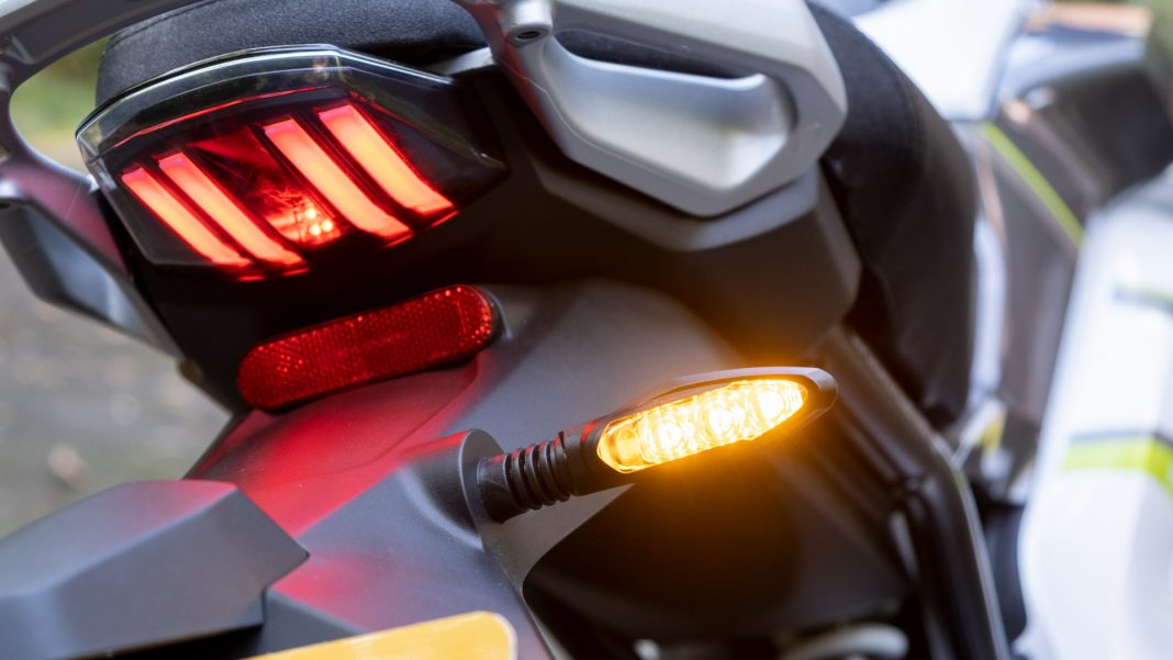 Super Soco TS Street Hunter rear indicator