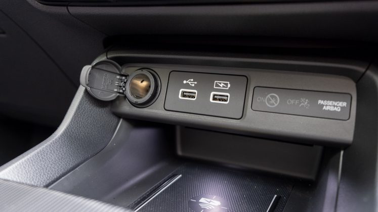 Honda Civic USB ports