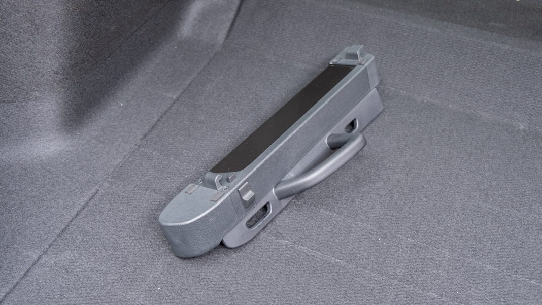 Honda Civic boot load cover design