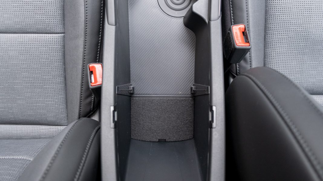 Kia Niro EV armrest storage