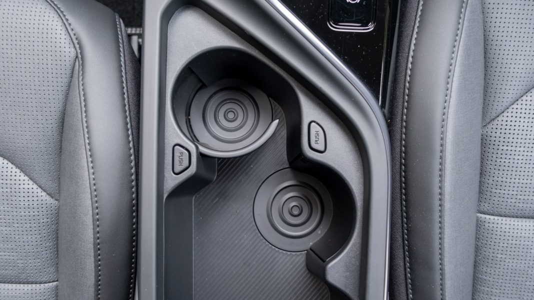 Kia Niro EV front cupholders