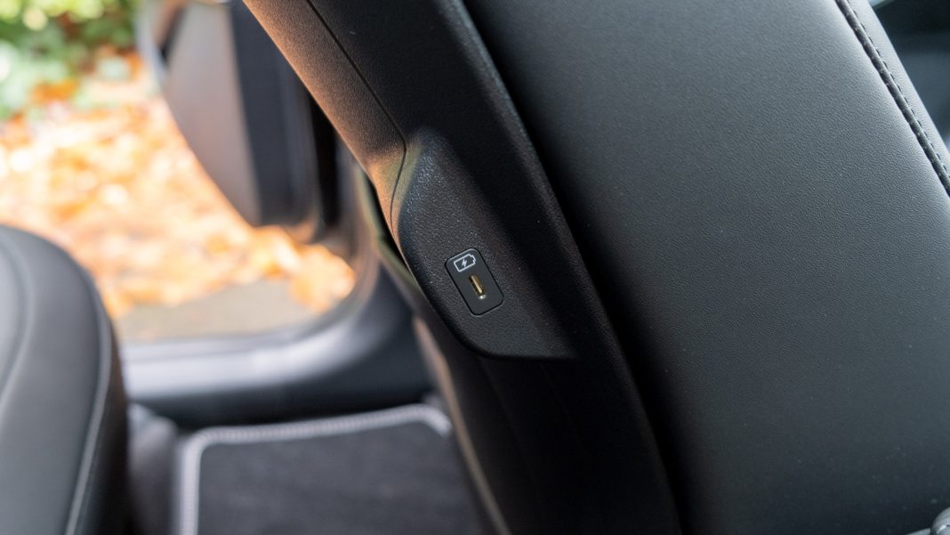 Kia Niro EV rear USB