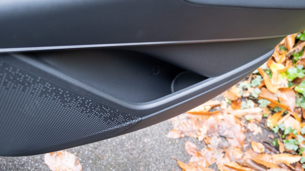 Kia Niro EV rear door compartment