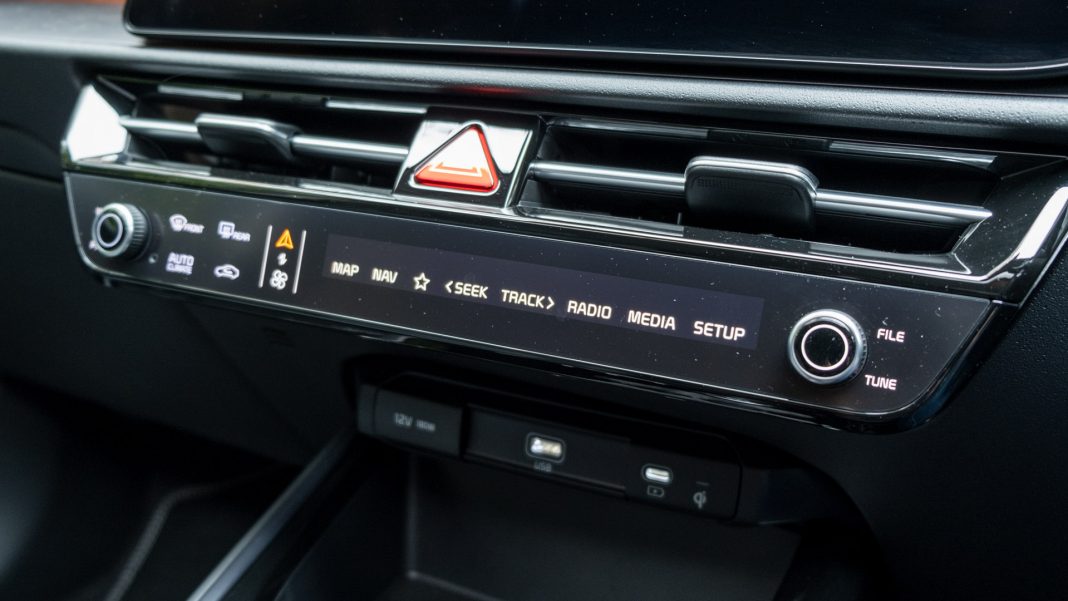 Kia Niro EV touch panel music