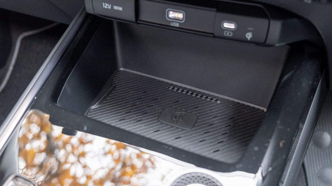 Kia Niro EV wireless charger