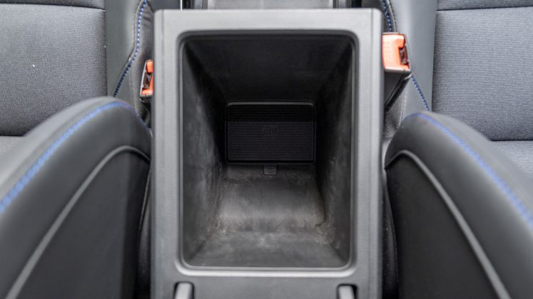 MG4 EV armrest storage