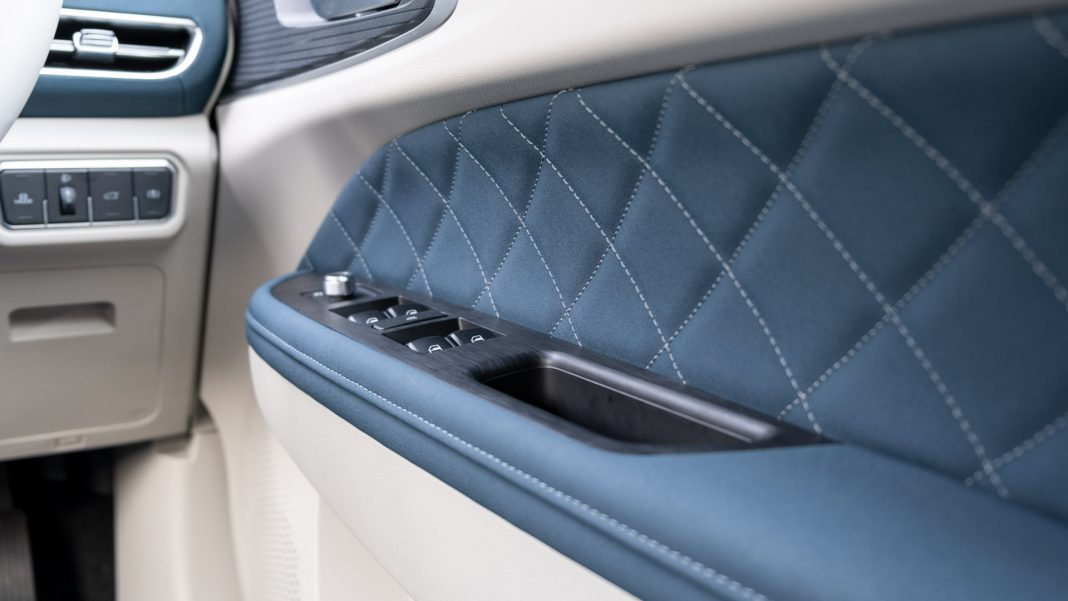 Ora Funky Cat interior design