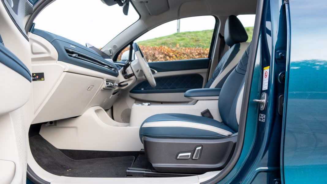 Ora Funky Cat passenger seat